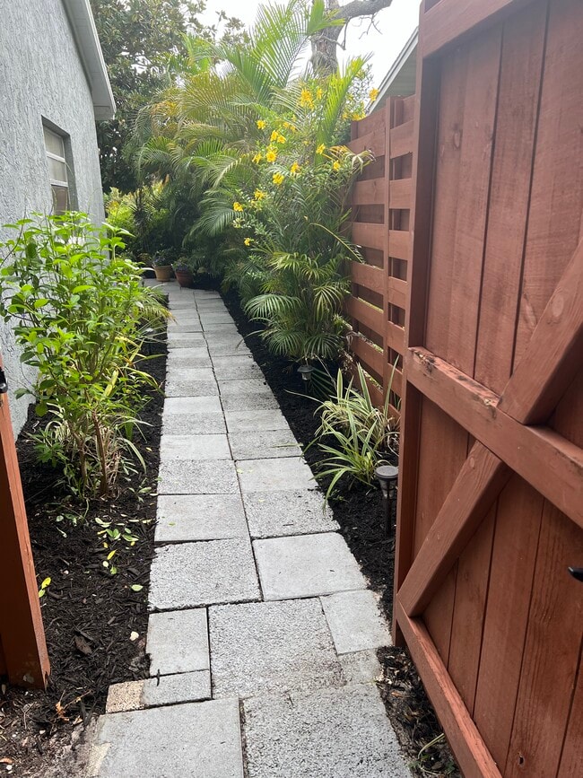 Photo - 2216 Hibiscus St Unidad 2216