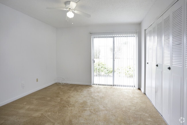 1BD1BA - 640 SqFt (Bedroom)
