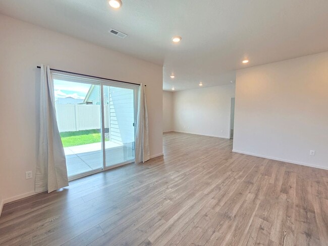 Photo - 10517 Sorenstam Rd