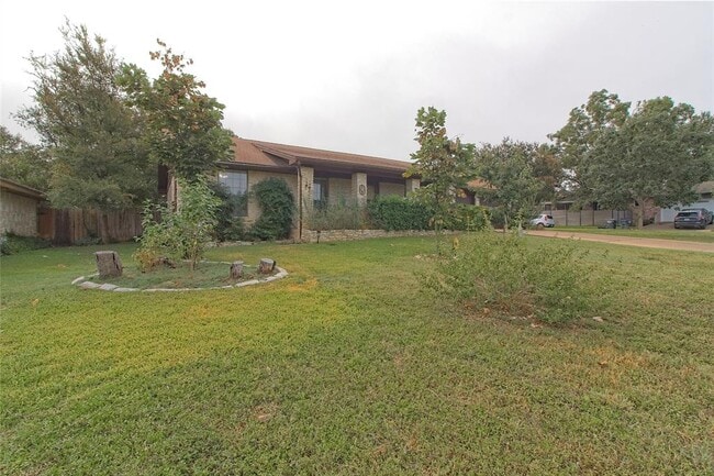 Photo - 400 Deepwood Dr