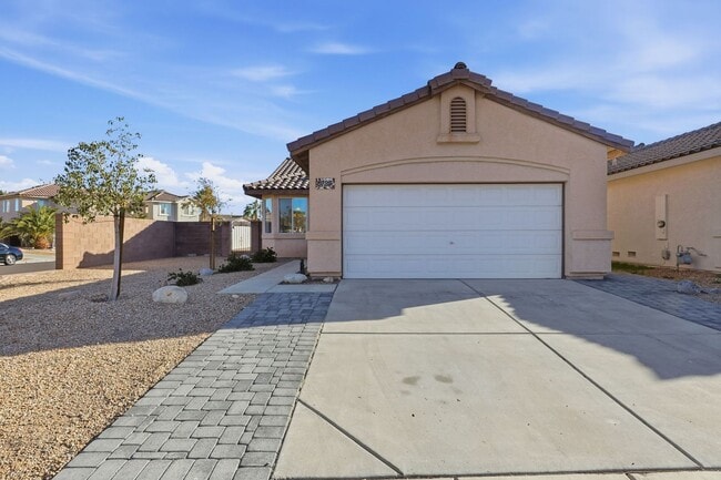Photo - Beautiful Single-Story Home on an Oversized Corner Lot in Silverado Ranch — No HOA!