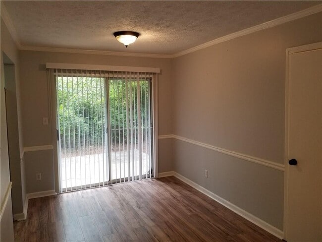 Photo - 107 Sterling Ct