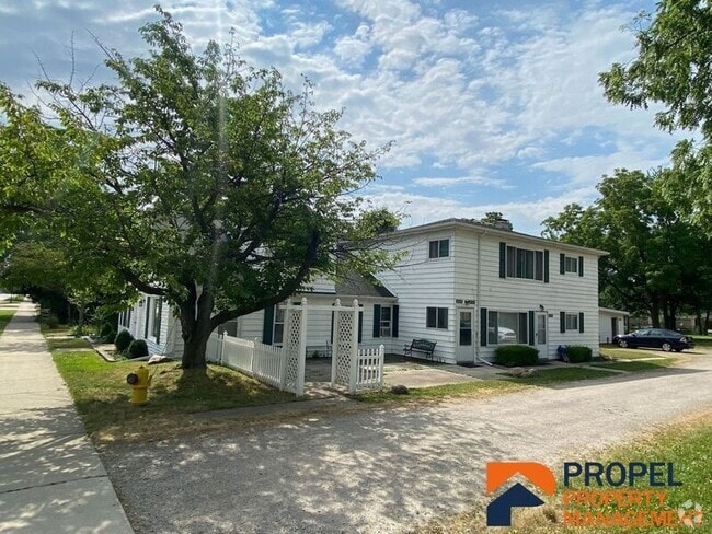 Building Photo - 8141 Macomb St Rental