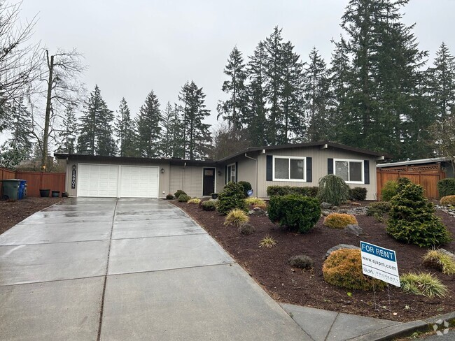 Building Photo - Mid-Century Bellevue Rambler 4 Bedroom 2 B... Rental