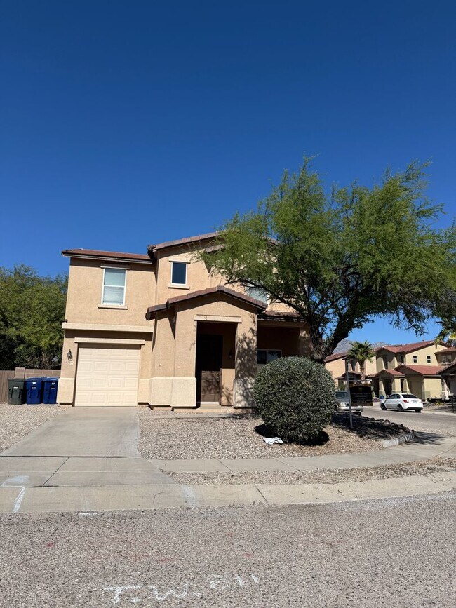 Building Photo - Beautiful 3-bed, 2-bath corner lot home in the desirable Riverhaven Community