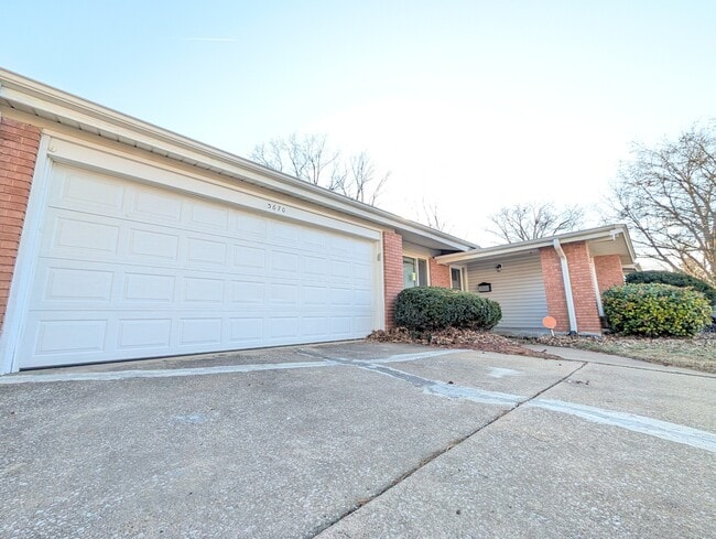 Photo - 3670 Tremont Dr