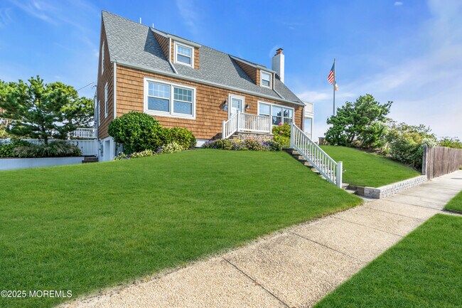 411 Ocean Ave N