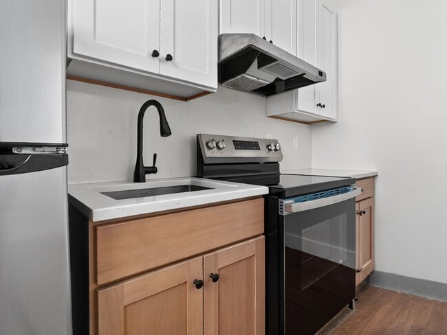Photo - 402 Crown St Unit 402-2