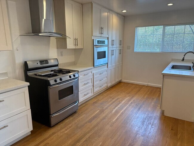Photo - EPIC REA - Spacious 3BR/2BA House - Renovated - Updated Kitchen - Castro Valley