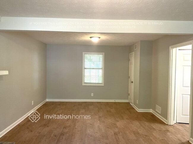 Photo - 585 Elvina Ct