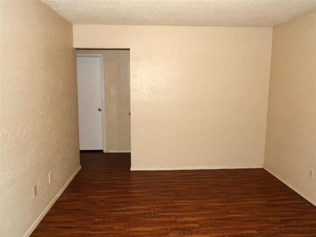 Photo - 6405 NW Oak Ave Unit A-3