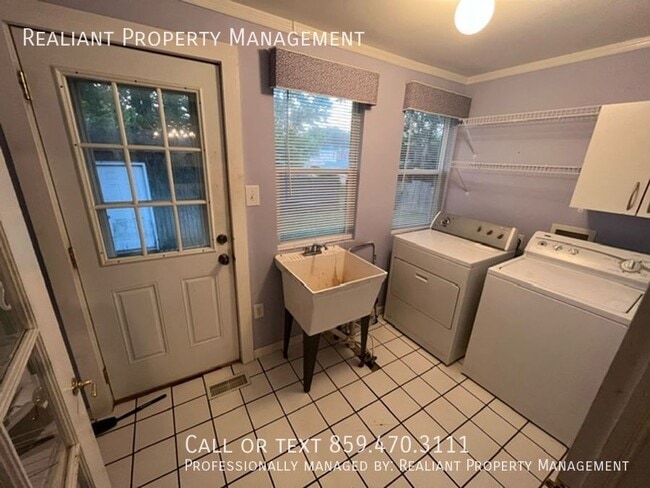 Photo - 104 S Walnut St