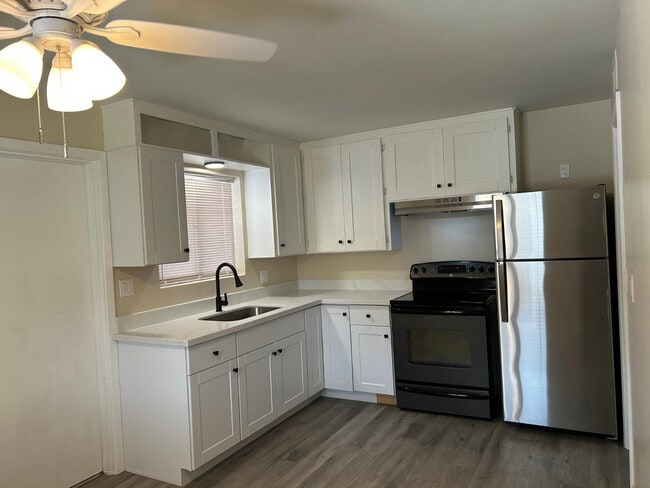 Photo - 726 E 3rd Ave