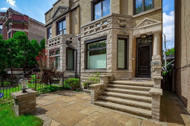 Building Photo - 4334 N Kenmore Ave