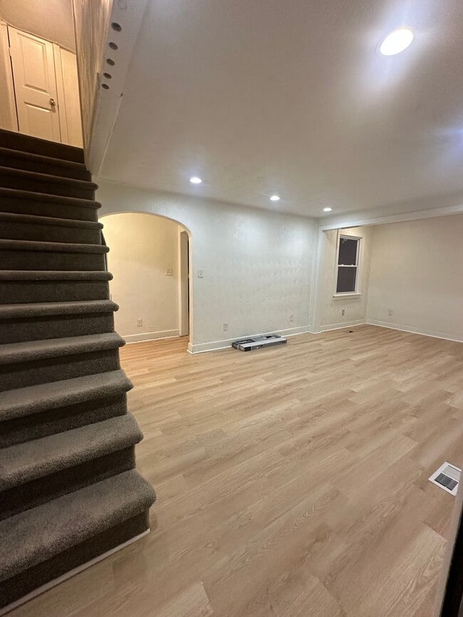 Photo - Fully renovated Cape Cod house!