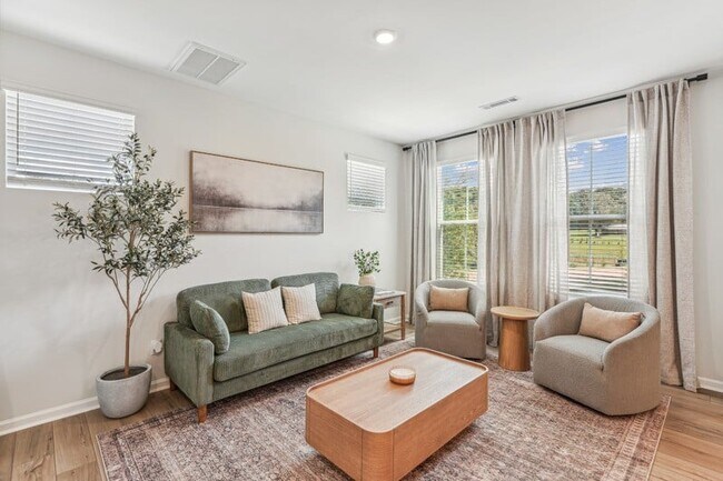 Photo - Hudson at Georgia's Landing