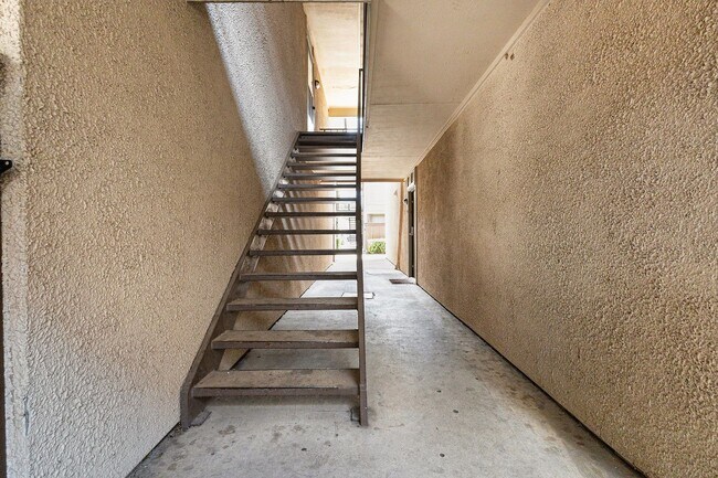 12806 Midway Rd