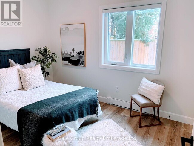 Photo - 77 N Park Crescent