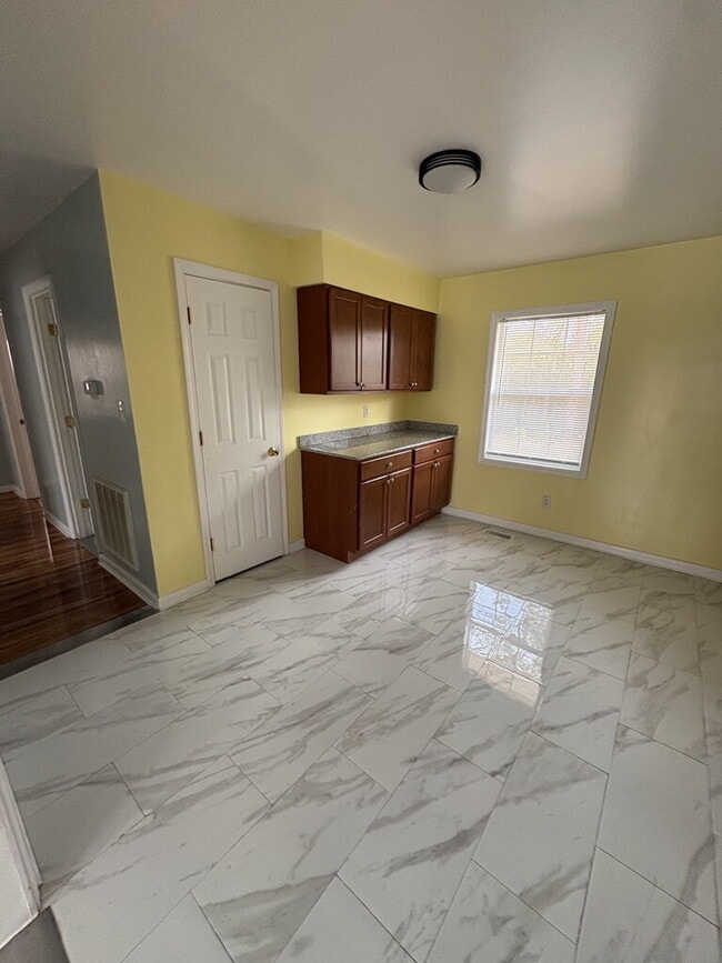 Photo - 123 Arthur Ct