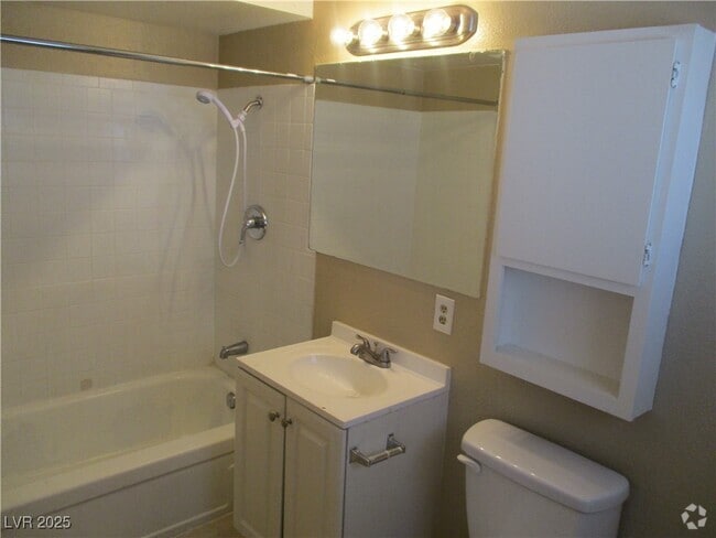 Building Photo - 2933 E Elm Ave Unit 4 Rental