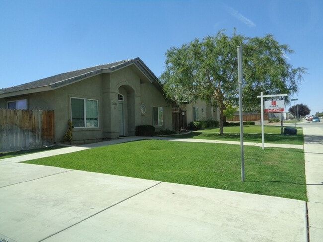 Building Photo - 3539 Pine Meadow Dr Unit A
