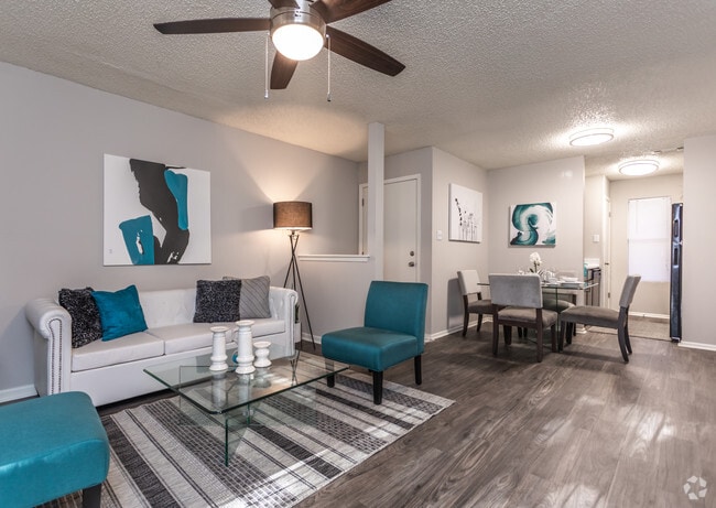 2BR, 1BA - 780SF Living Room