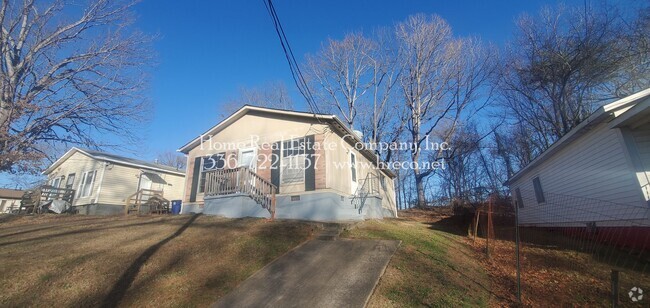 Building Photo - 409 Mason St NE Rental