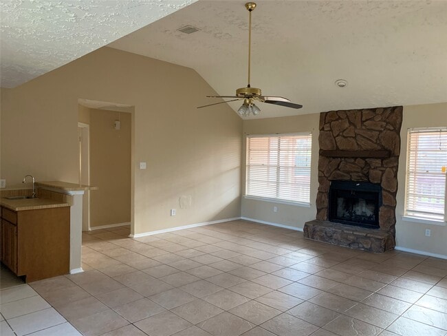 Photo - 2511 Radcliffe Dr