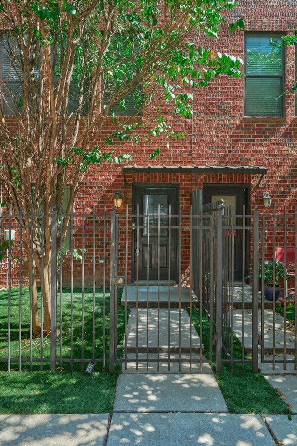Photo - 2422 Navigation Blvd Unit E