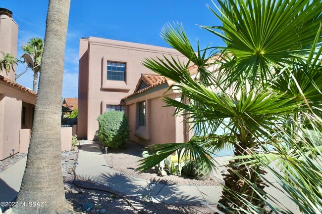 5258 N Adobe Cir