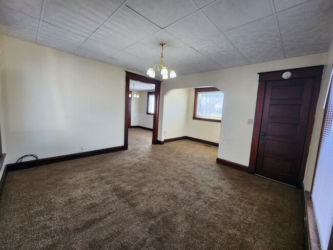 Photo - 3 Bedroom House w/Detached Garage!!!