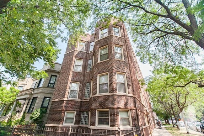 Building Photo - 1212 W Waveland Ave Unit 2 Rental