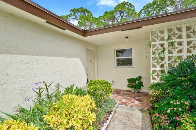 Photo - 13960 Nesting Way Unidad C
