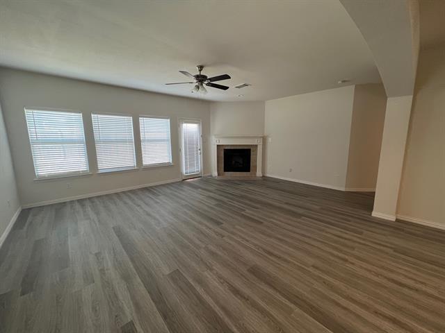 Photo - 2000 Meadow Park Dr