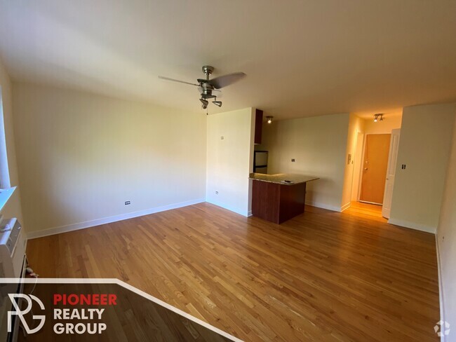 Building Photo - 643 W Wrightwood Ave Unit 305 Rental