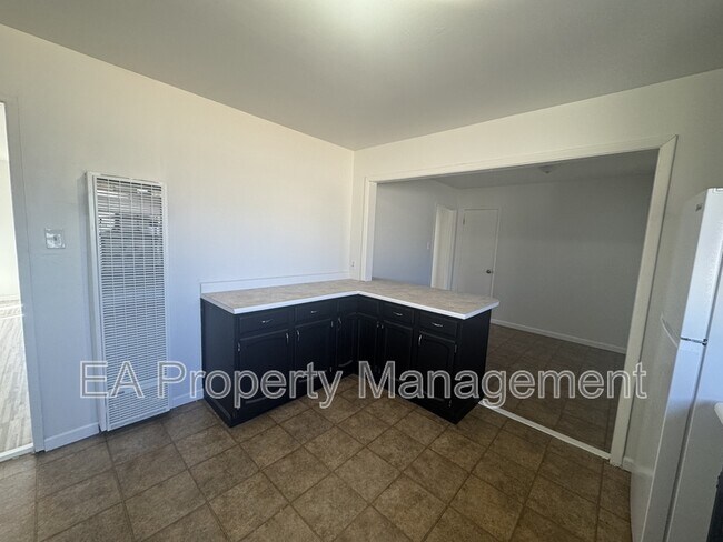 Photo - 10017 Los Arboles Ave NE