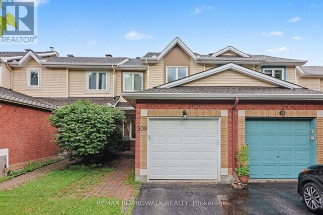 Photo - 509 Lawler Crescent