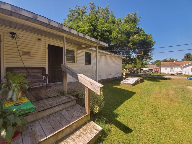 Building Photo - 2 bedroom 1 bath duplex in Shawnee