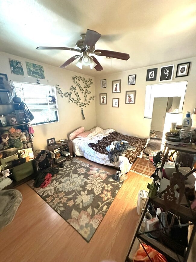 Photo - 410 Essex Dr