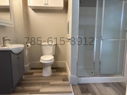 Photo - 836 E 10th St