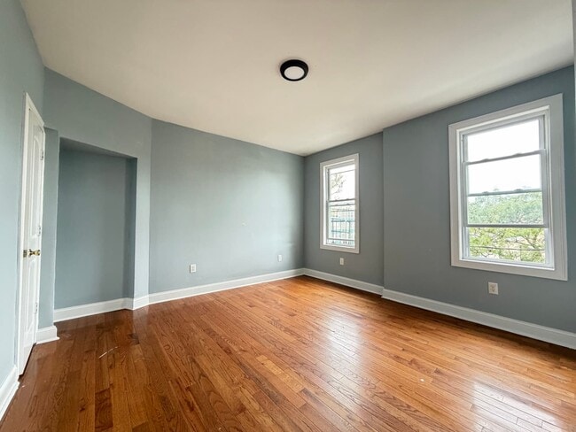 96 Seaview Ave 3L