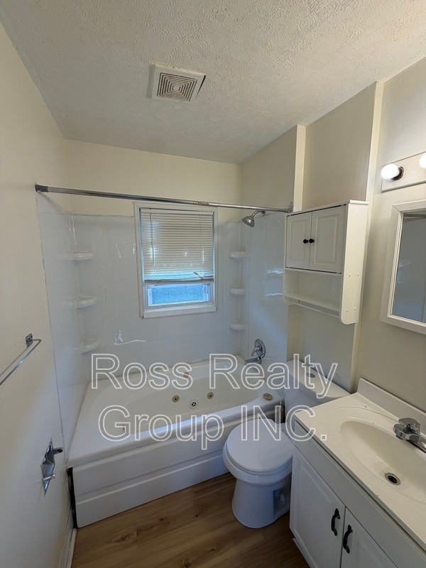 Photo - 1850 Giant St