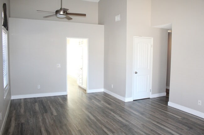 Photo - 2229 Rose Ave