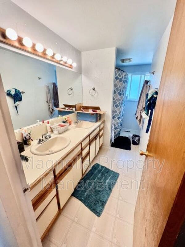 Photo - 2021 Snyder Ave
