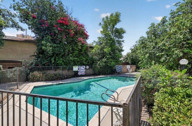 9540 Sepulveda Blvd Unit 11