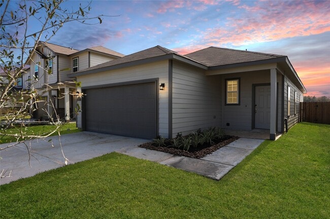 Building Photo - 16632 Aurora St