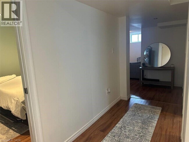 Photo - 253 E 44th St