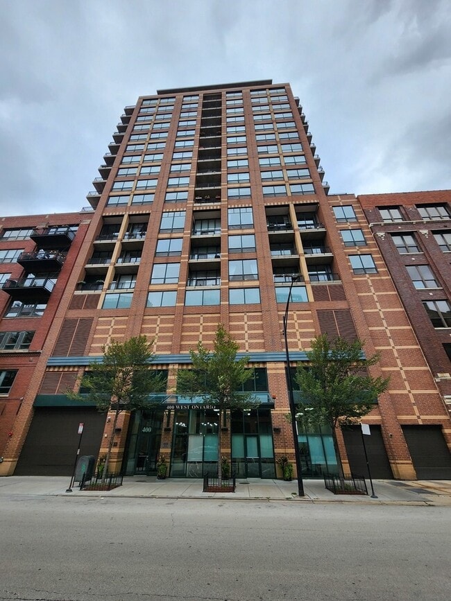 Building Photo - 400 W Ontario St Rental