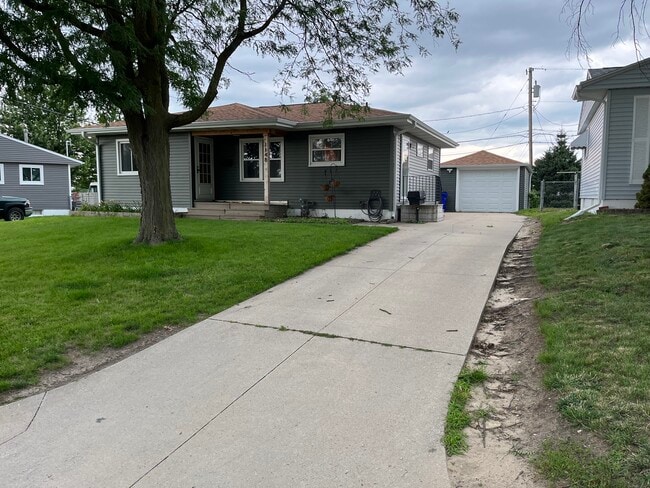 Photo - 1148 Clifton St NE