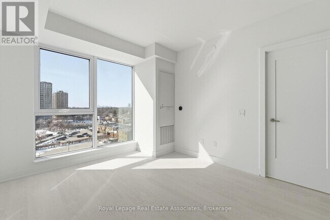 Photo - 25 Cordova Ave Unit 910